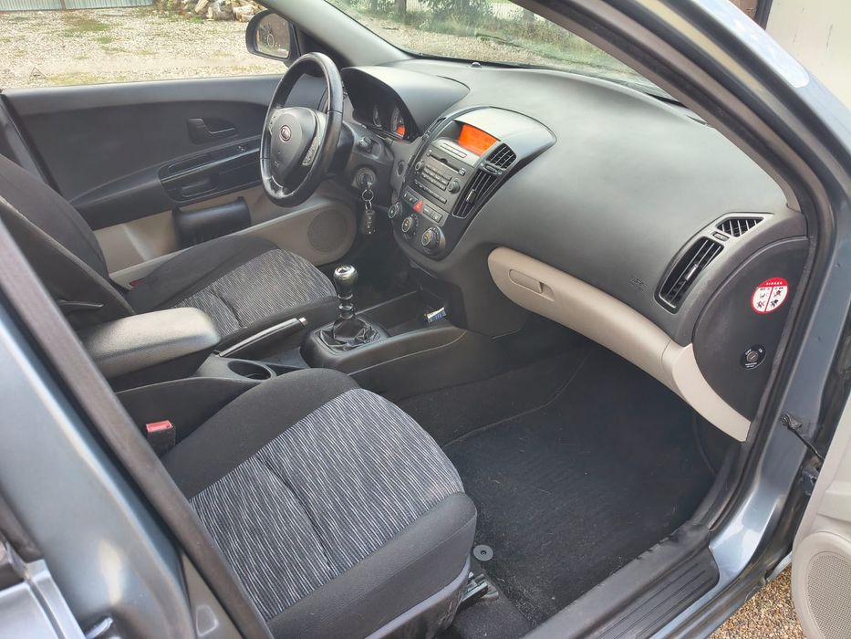 Sprzedam Kia Ceed  rok prod 2009 poj 1,4i  z klimatyzacją