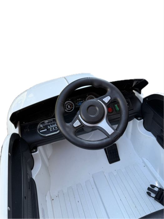 Продам дитячий електромобіль