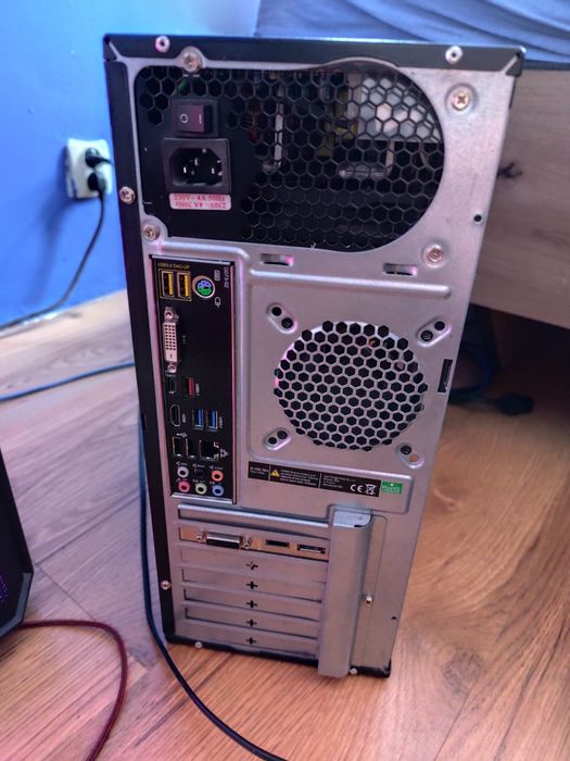 Komputer stacjonarny i5-7400/1050ti Msi