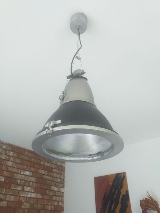 Lampa loftowa wisząca