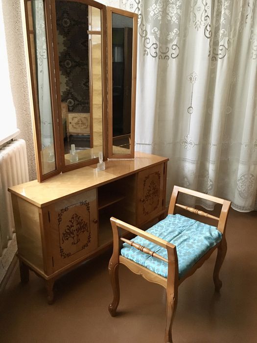 Меблі для спальні, натуральне дерево, матраси у подарунок