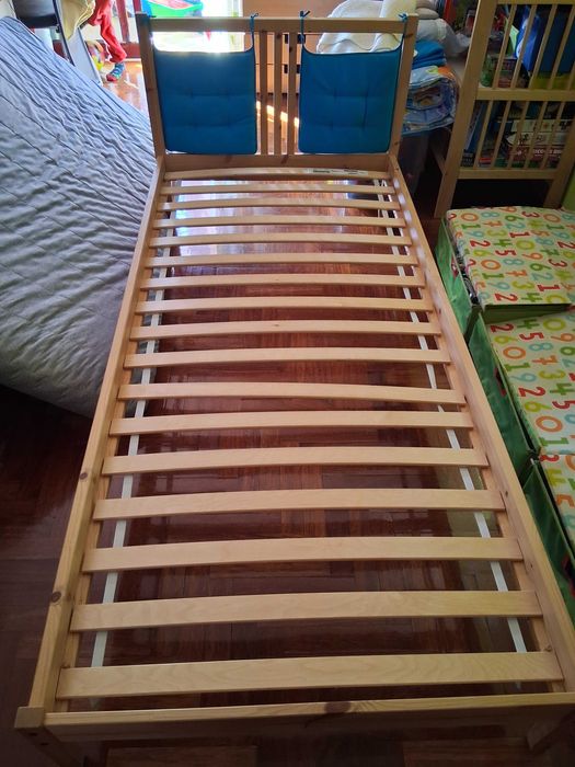 Cama de criança em bom estado