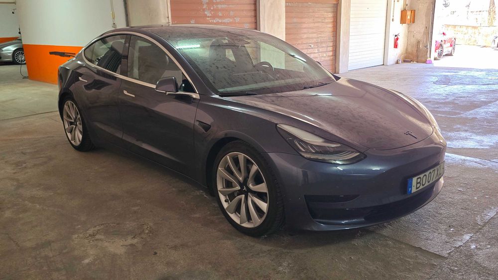 Tesla 3 SR (extras do Performance)