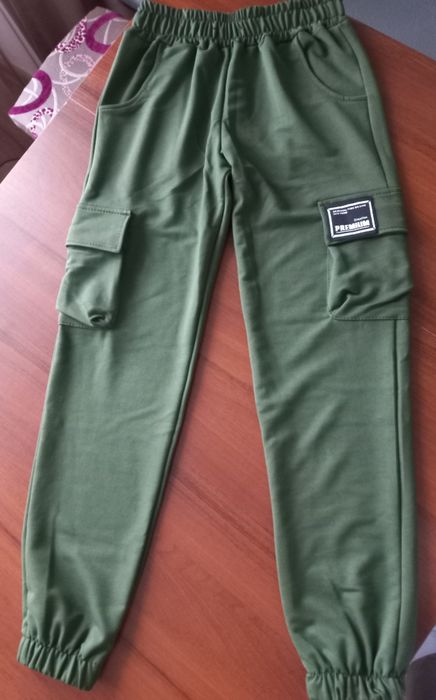 Спортивні штани для хлопчика на зріст 146см НОВІ