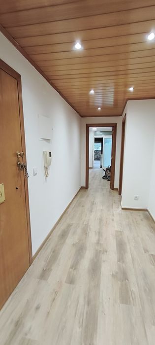 Vendo T1+1 com terraço e  parqueamento