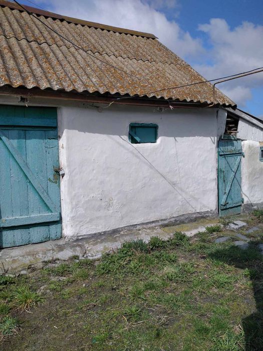 Продам будинок зі зручностями село Червоне