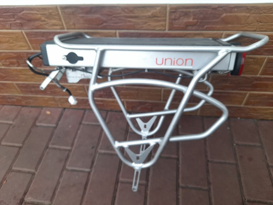 Bagażnik do roweru elektrycznego
