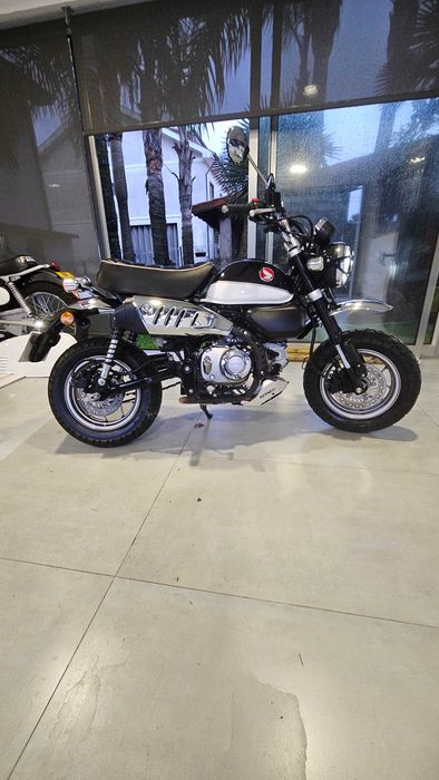Honda monkey 125
