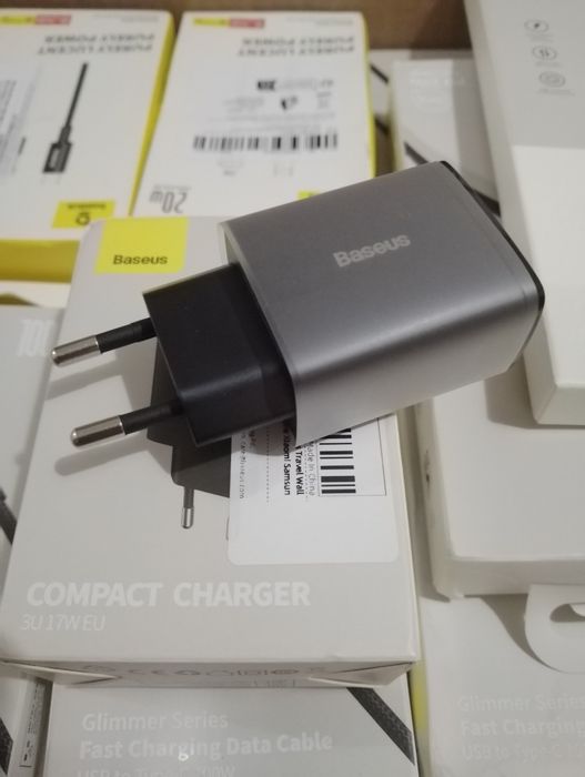 Зарядка Baseus 17w(юсб+юсб+юсб)