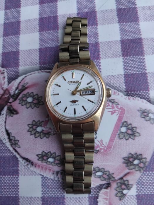 Часы женские позолоченые