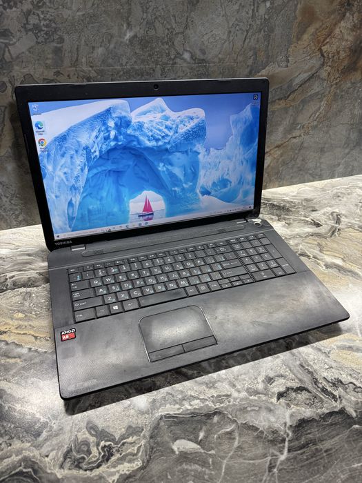 Ноутбук Toshiba Satellite C75D-B7100 AMD A8-6410 8GB 500GB 17.3"