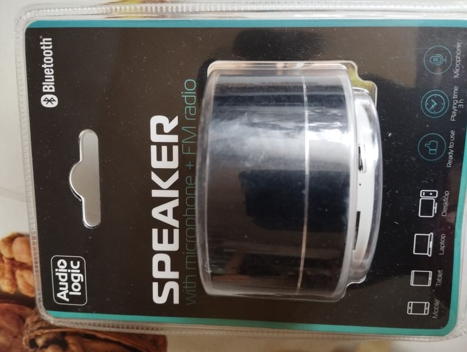 Speaker with microphone