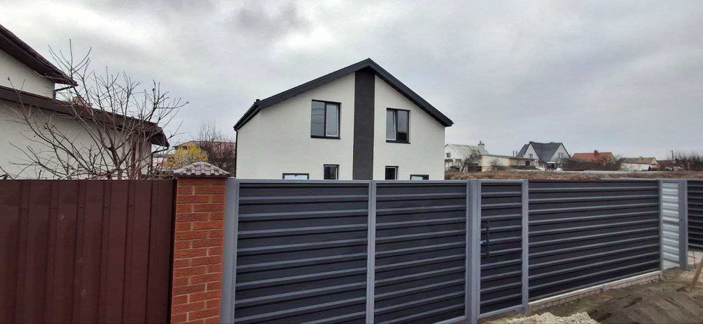 Дуплекс з хорошою ділянкою біля озера - топ пропозиція! +Штукатурка