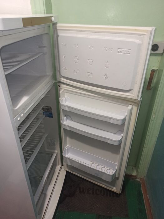 Продам холодильник б/у в хорошем состоянии.