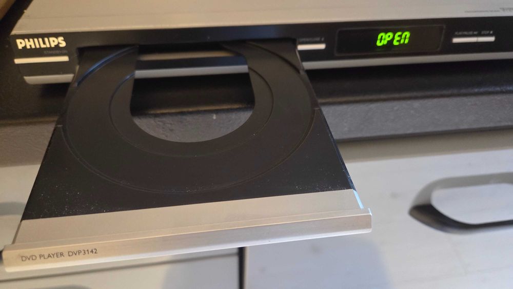 Philips DVD  3142 + pilot + kabel połączeniowy