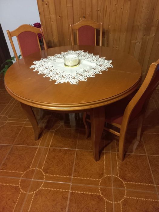 Stół drewniany  z krzesłami