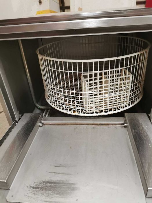 Zmywarka wyparzarka do naczyń PGW B 102 Adler