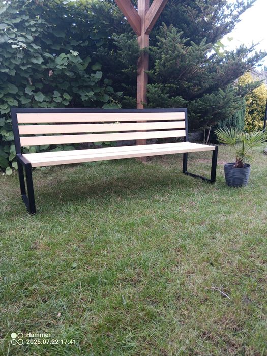 Ławka ogrodowa ze stalową ramą
