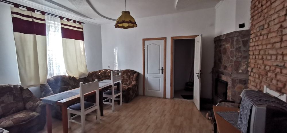 Будинок Незвисько, 18с.землі