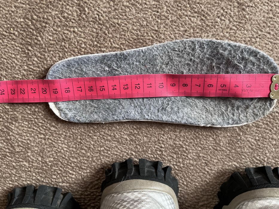 Зимові чобітки , можливо для двійні.  Устілка 19,5 см