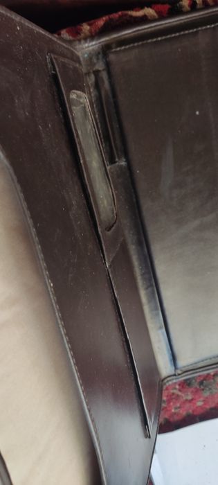 Якiсна ШКІряна ПАПКА.