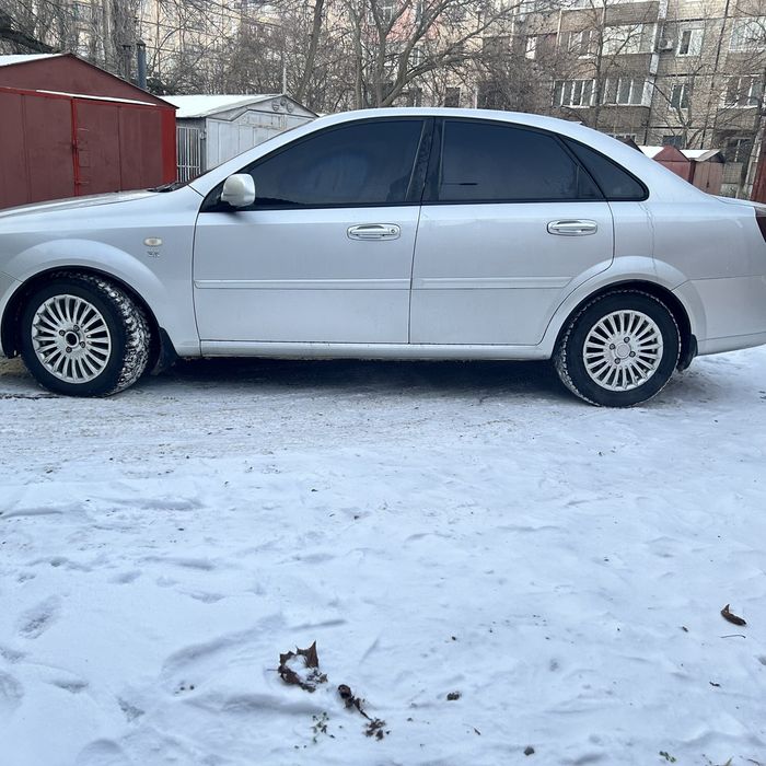 Продам шевроле Лачеті