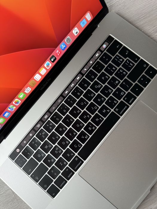 MacBook Pro 15 2019 i7 16/256 GB офіційний повний комплект