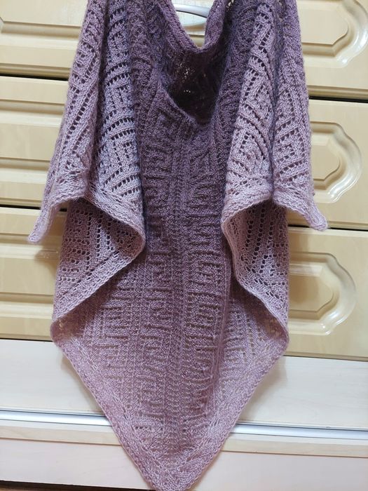 Стильный вязаный платок. Ручная работа.