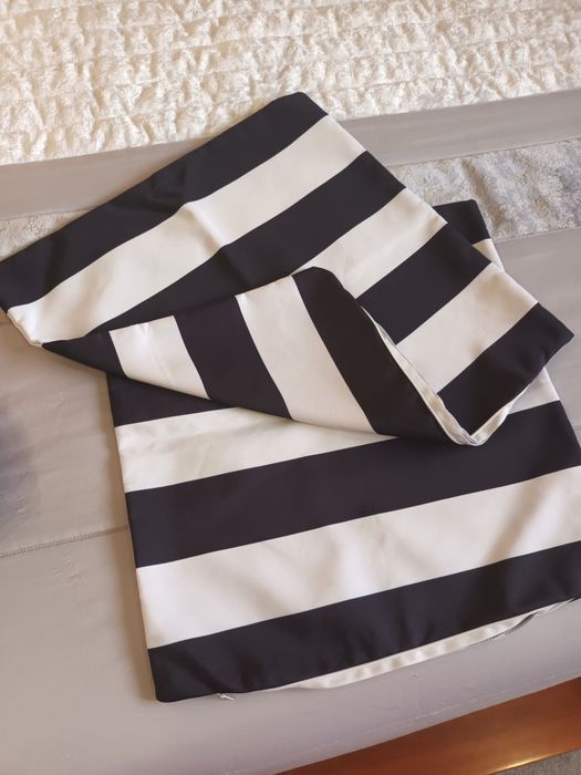 Capas para almofada preta e branca