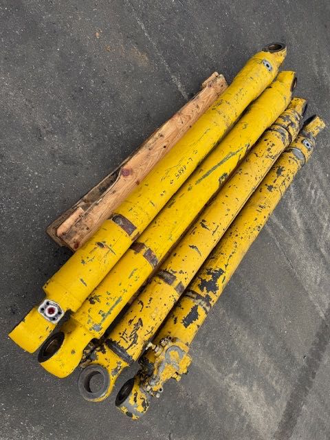 SIŁOWNIK HYDRAULICZNY 4 SZT długość 1885 mm cena za komplet