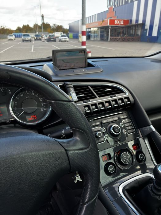 Peugeot 3008 в хорошій комлектації