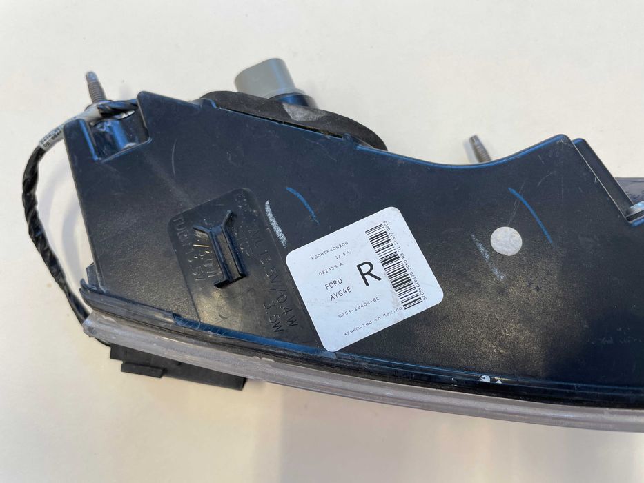 LINCOLN CORSAIR  сигнал повороту в наявності оригінал б.в.