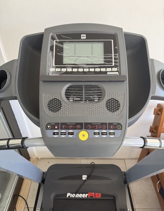 Passadeira BH Fitness Pioneer R9 – semi nova muito bom