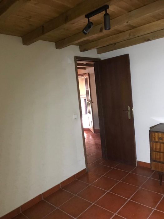 Casa antiga para renovar - guilheiro