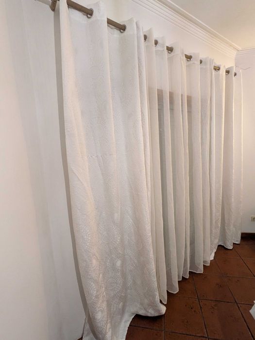 Conjunto de 4 cortinas e varão de cortinas
