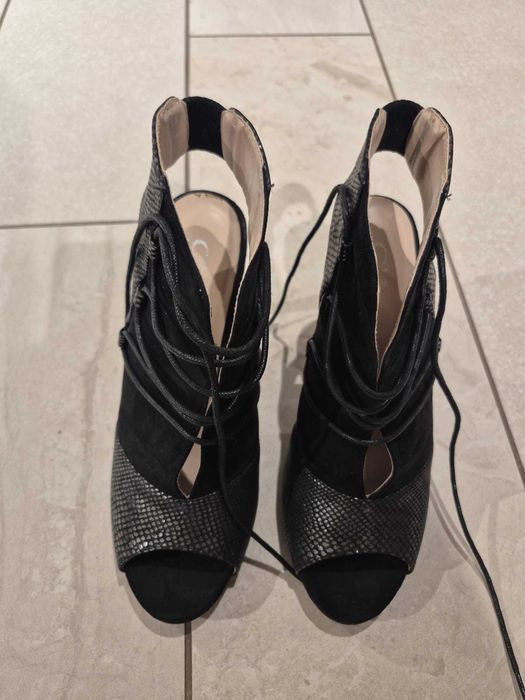 Szpilki C'M rozmiar 40