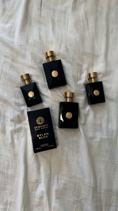 Флакони від парфумів Versace Dylan Blue