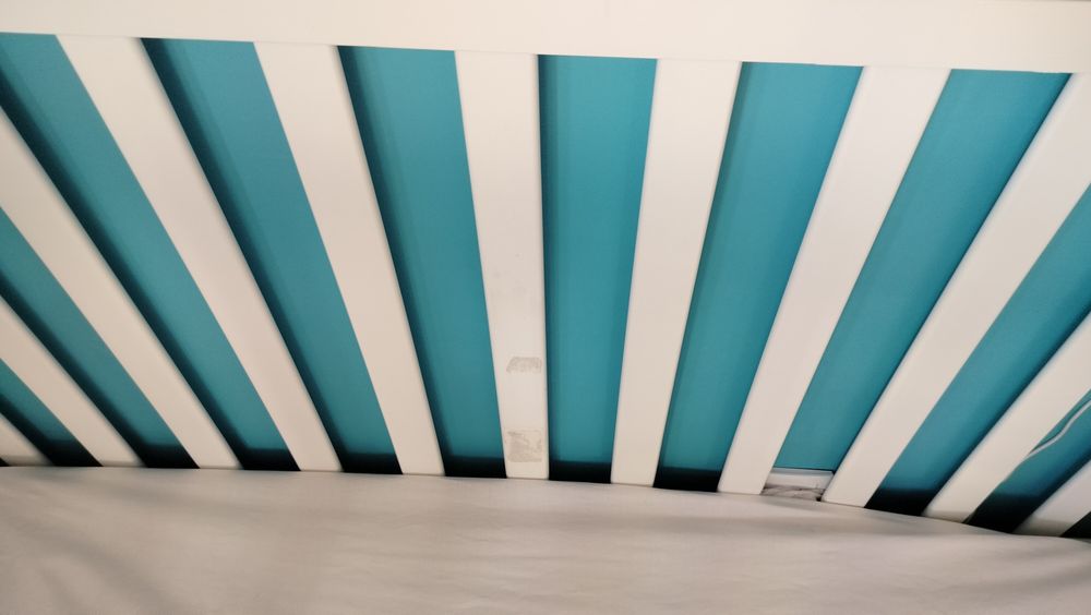 Biale łóżeczko niemowlęce 120x60 MOŻLIWY TRANSPORT