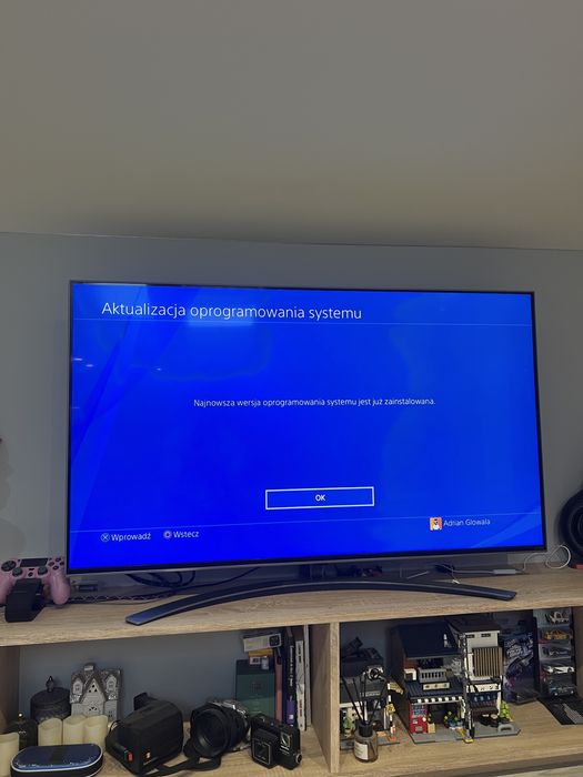 Konsola ps4 plus dwa pady 800Gb