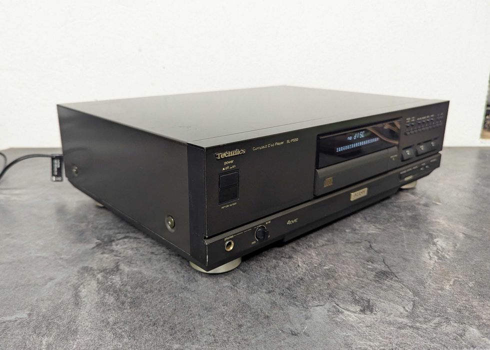 CD програвач Technics SL-PS50.