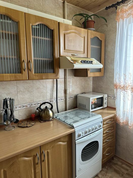 Подобово 2 кімнатна квартира в Лозовій. КОНДИЦІОНЕР