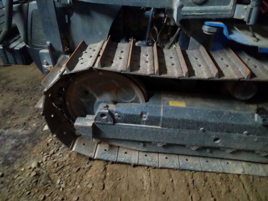 Trator lagartas New Holland TK4040