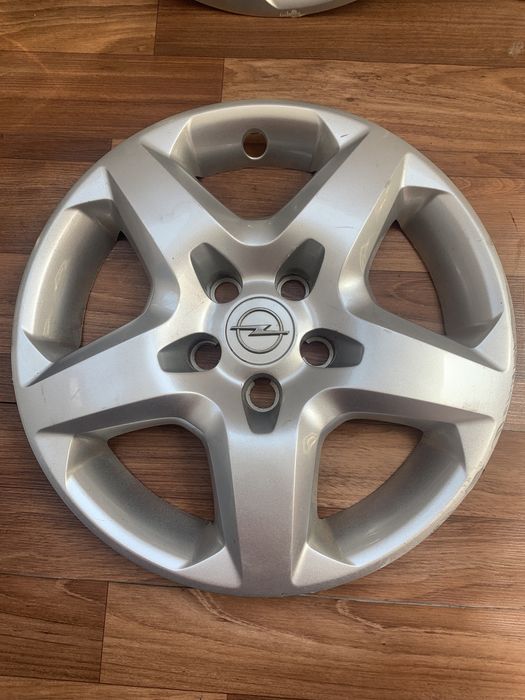 Оригінальний ковпак R16 на Opеl Astra H, Vectra C, Zafira, Vivaro