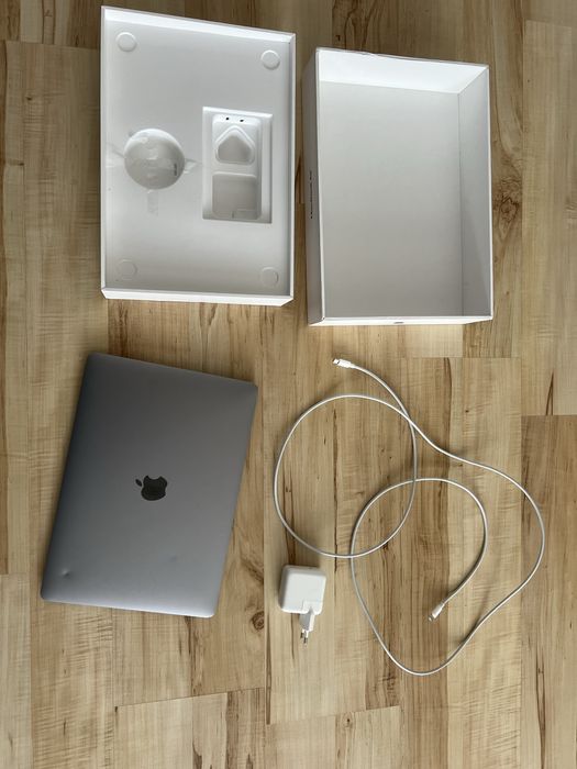 Macbook air 2020 nowa bateria !