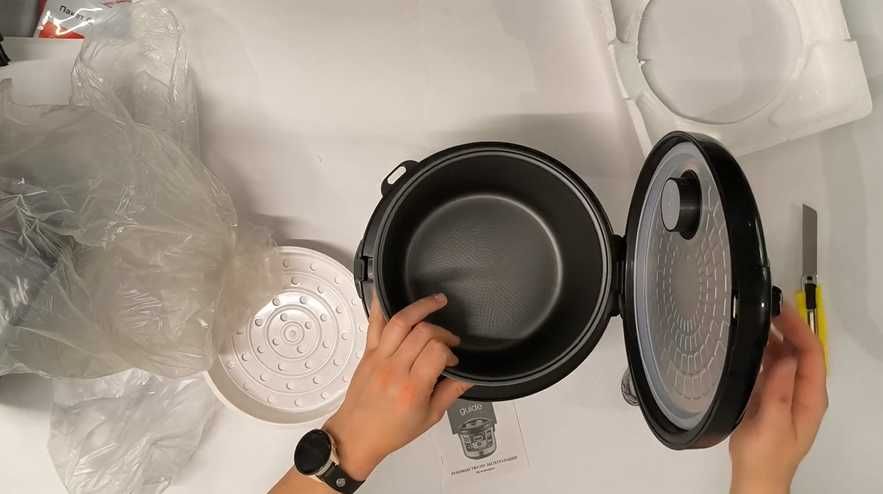 Мультиварка 5л.  1500 ват  12 программ, пароварка рисоварка. Нова