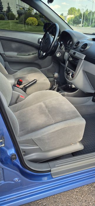 авто Chevrolet Lacetti  2008