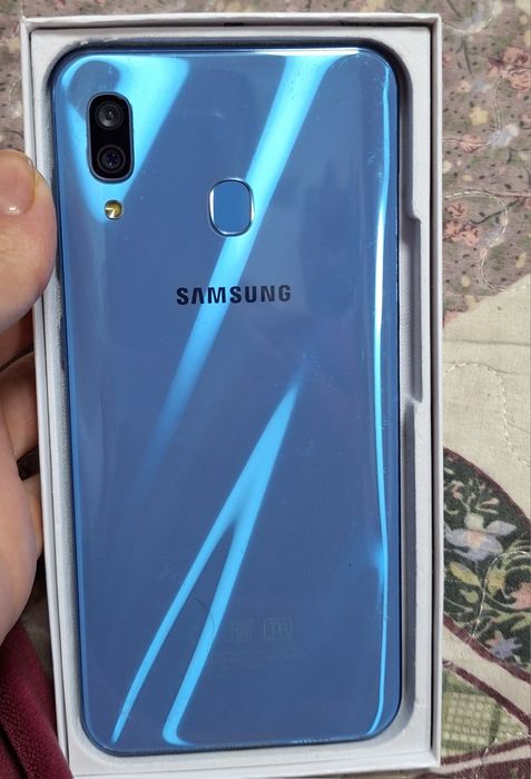 Мобильный телефон Samsung A30