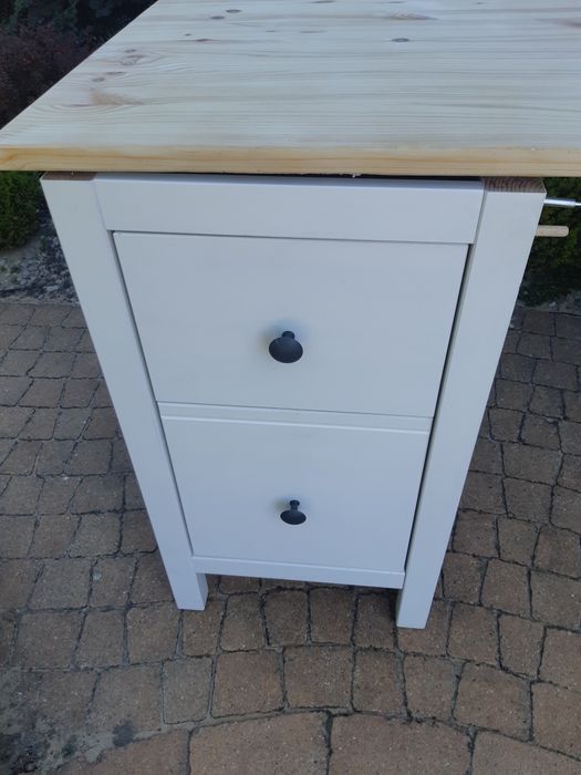 Drewniane biurko Ikea Hemnes białe