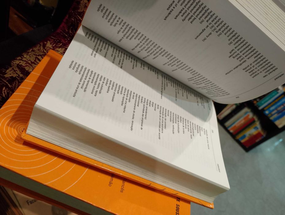 Dicionário Internacional do Comércio - Maria Gorete Sousa