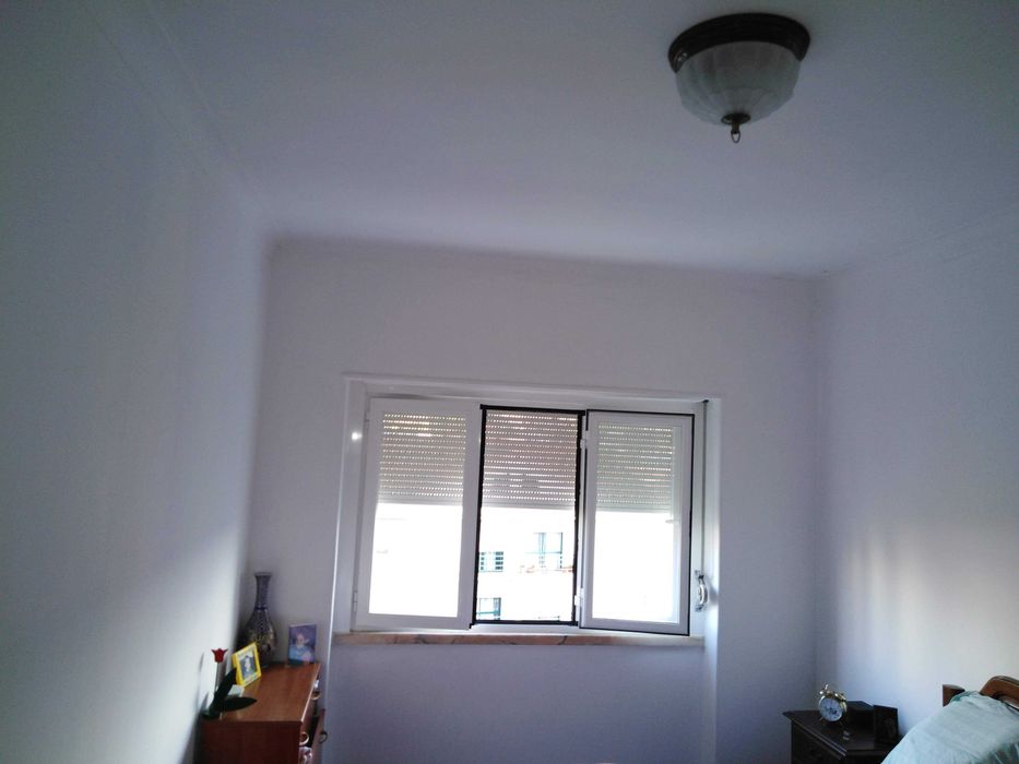 Vende-se T2,Mercês/Sintra,2 minutos da Estação da CP